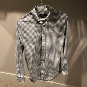 EUC Vineyard Vines Gingham Performance Whale Shirt